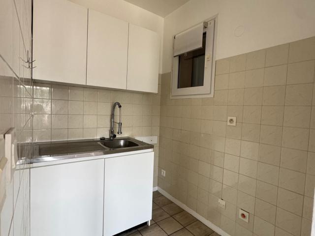 STUDIO AVEC LOGGIA ET PARKING