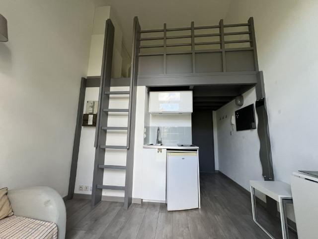 Studio avec mezzanine