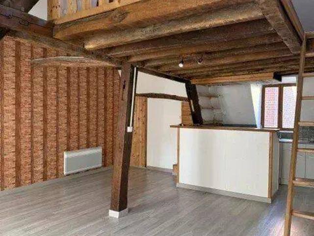 STUDIO avec MEZZANINE COMPIEGNE