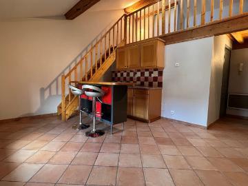 Studio avec mezzanine au centre de Champagne au mont d'or