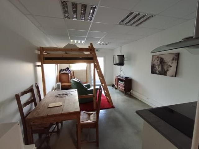 Studio avec parking