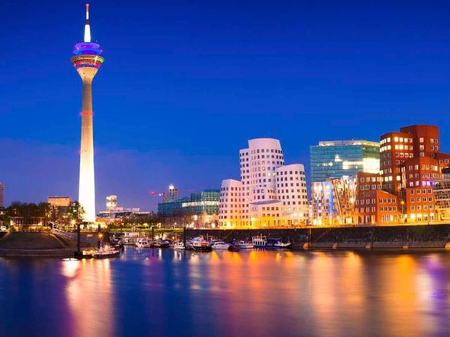 STUDIO B spacious modern duplex studio studio, Dusseldorf Amsterdam Apartments for Rent