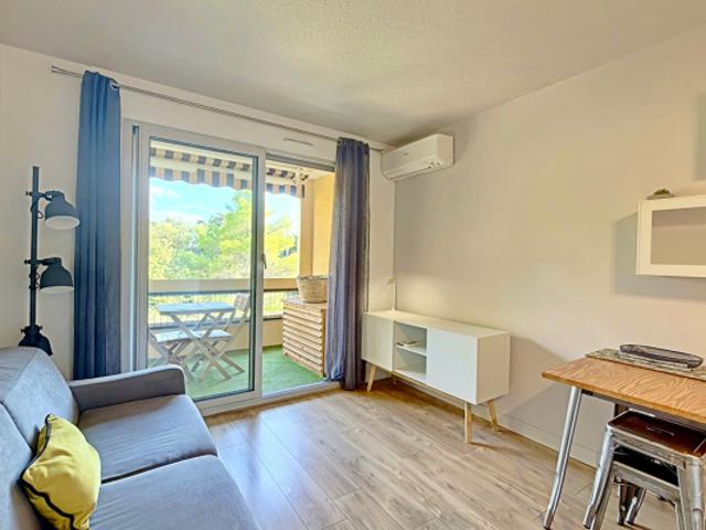 Studio Boulouris + parking