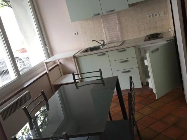 STUDIO BOURGES 1 pièce s 20 m2