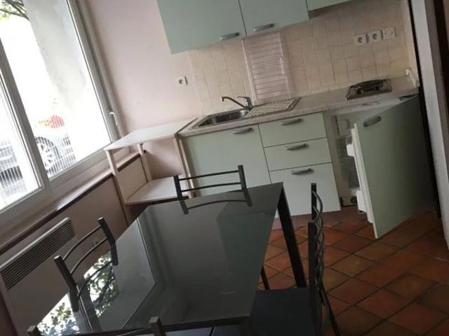 STUDIO BOURGES 1 pièce s 20 m2