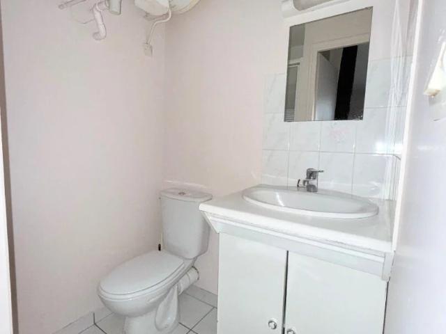 STUDIO BOURGES MEUBLE 18M2