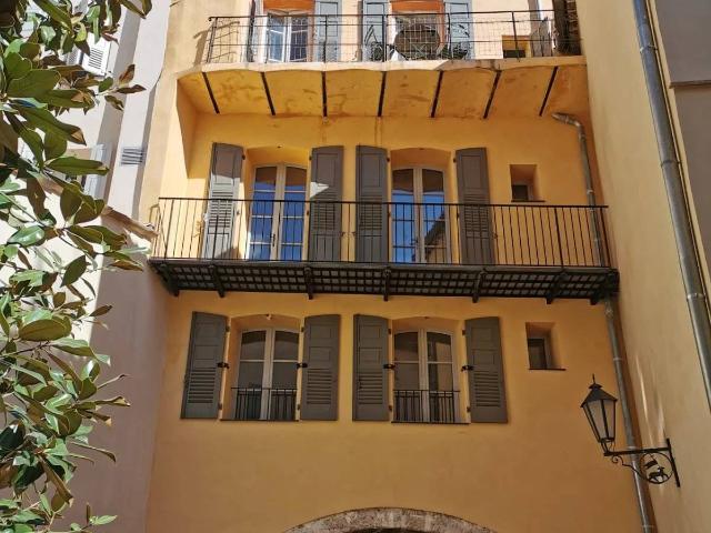 Studio balcon proche place aux aires