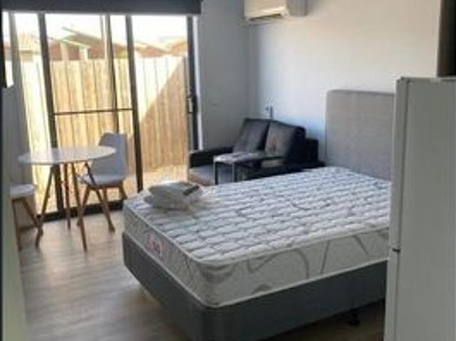 STUDIO BEDSIT