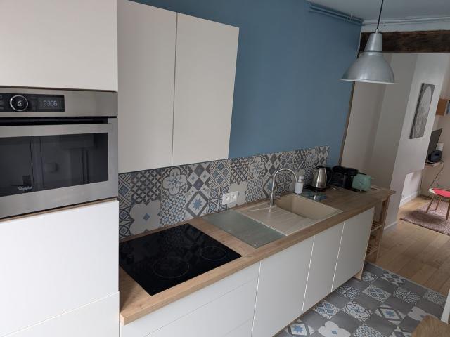 studio Buttes chaumont, Paris Amsterdam Apartments for Rent