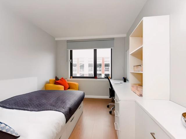 Studio gold top floor new style