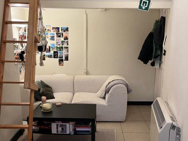 Studio Gelijkvloers Achteraan heel ruim Vijf­wind­ga­ten­straat 22