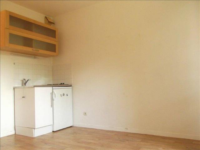 STUDIO GUYANCOURT 1 pièce 18.45 M2