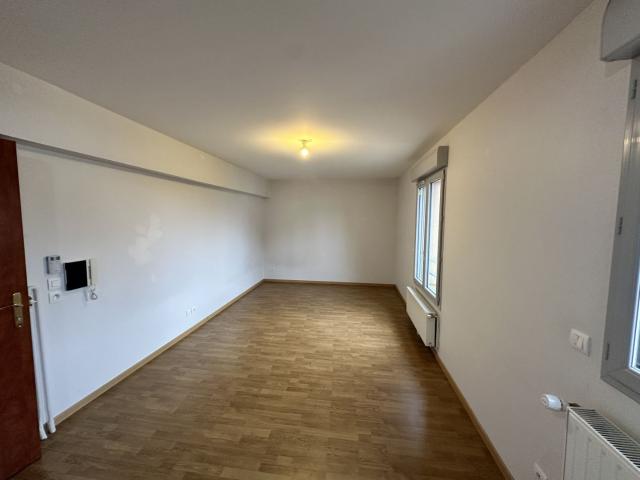 Studio dans une résidence sécurisée avec ascenseur, Bonneval