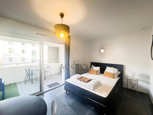 Studio dans immeuble récent avec ascenseur, parking privatif. 25m² Bonifacio