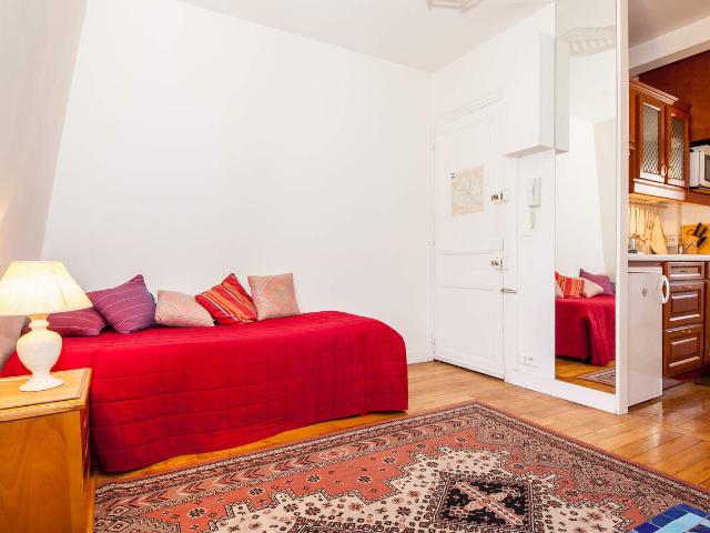 Studio dans le 7ème arrondissement de Paris, 75007: 23 m² — #2104
