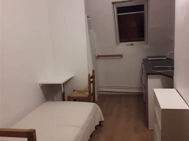 Studio dans le 17ème arrondissement de Paris, 75017: 14 m² — #4260