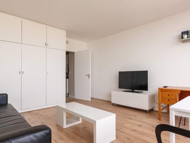 Studio dans le 15ème arrondissement de Paris, 75015: 28 m² — #3577
