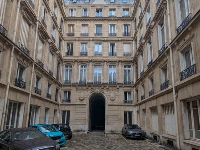 Studio de 11m2 à louer sur Paris 08