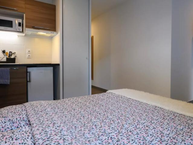 Studio de 18 à 19m² meublé et équipé