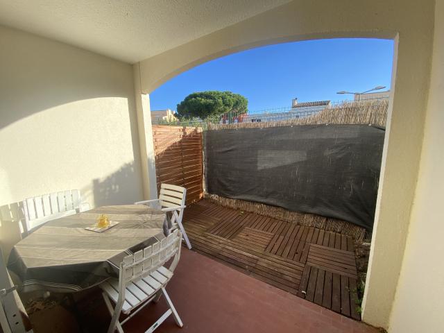 Studio de 19.88 m2 avec terrasse dans résidence fermée et sécurisée Centre Port Cap d'AGDE