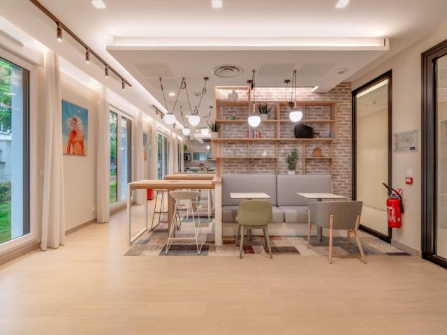 Studio de 19 à 20m² meublé et équipé M