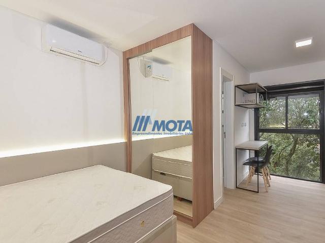 Studio de 20 m² na Acre Água Verde Curitiba PR, aluguel por R$ 2.100/mês