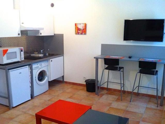 STUDIO DE 21.82 M2 À PROXIMITÉ DU LYCÉ DE LA FORBINE