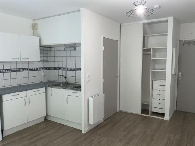 STUDIO DE 21 M2 AU 2EME ETAGE PROCHE DU CENTRE VILLE