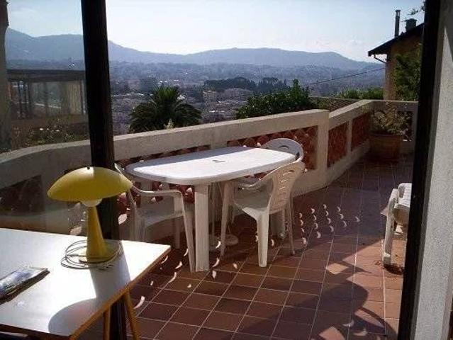 Studio de 22m² avec terrasse