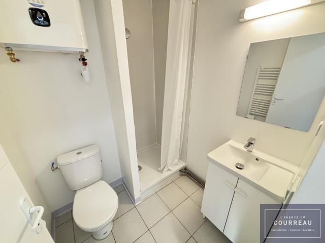 Studio de 24.73 m2 meublé avec balcon et garage en sous sol