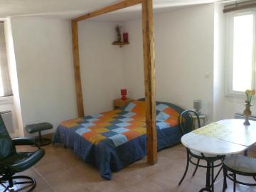 Studio de 25m2 à louer sur Saint Florent sur Auzonnet