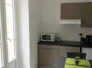 Studio de 25m² avec terrasse de 7m² et parking