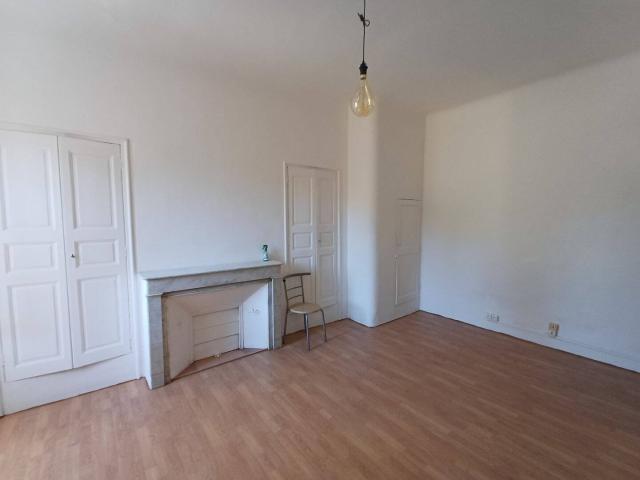 Studio de 26m² au 2ème étage, dans rue pietonne