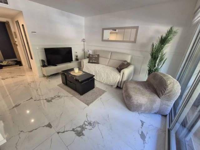 Studio de 26m² avec terrasse de 7 m² et parking