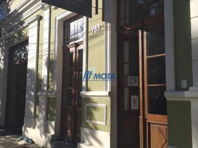 Studio de 28 m² na Barão do Rio Branco Centro Curitiba PR, aluguel por R$ 1.900/mês