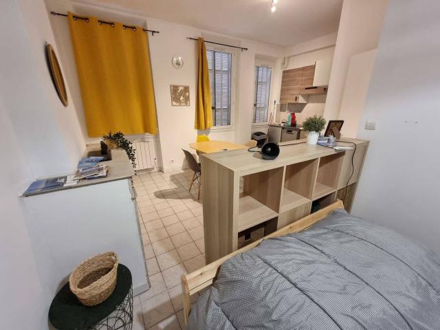 Studio de 30 m² meublé et équipé centre ville la Ciotat