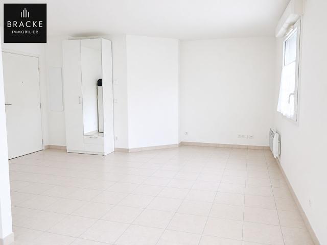 STUDIO de 30m² COURBEVOIE FBG DE L ARCHE
