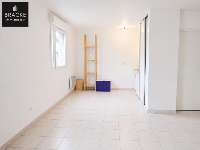 STUDIO de 30m² COURBEVOIE FBG DE L ARCHE