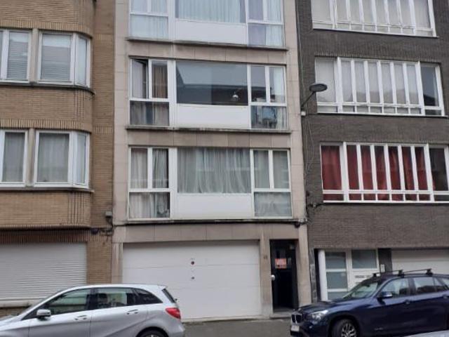 Studio de 32 m 2 avec jouissance d'un jardin