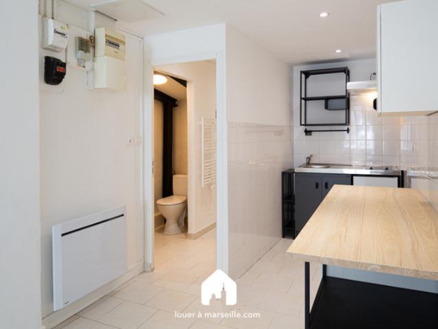 Studio de 34 m² non meublé rénové au Panier