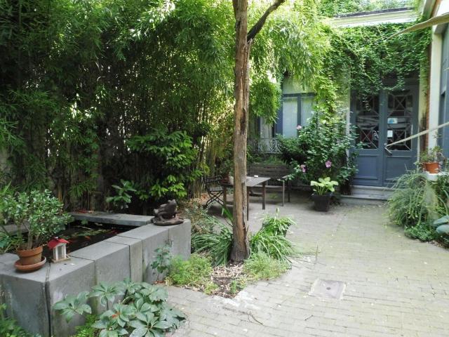 Studio ds belle cour arborée, centre calme