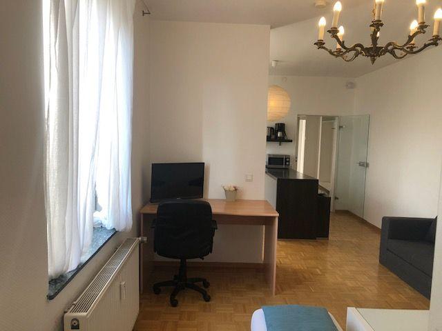 STUDIO E Central quiet trade fair apartment for 2 3 guests, Dusseldorf Amsterdam Apartments for Rent