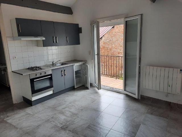Studio enti�rement r�nov� avec balcon et parking