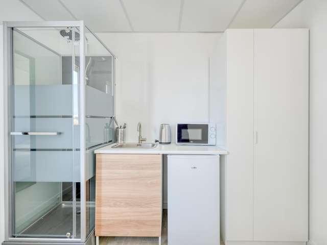 Studio entier à Paris