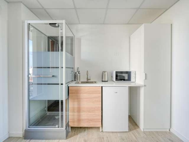 Studio entier à Paris
