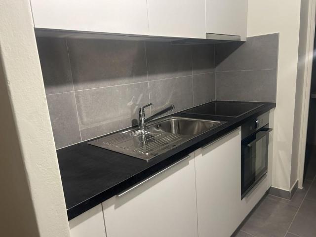Studio entièrement rénové au 1er étage