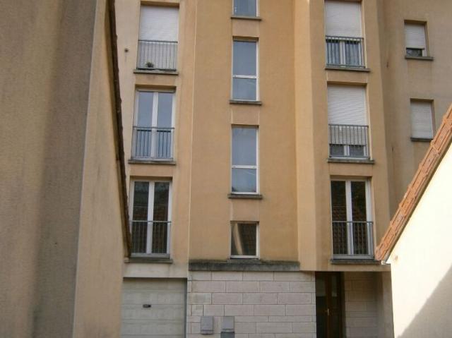 Studio entièrement rénové, en Résidence centre ville