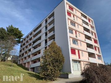 Studio entièrement rénové situé dans le haut de la.