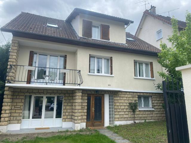 STUDIO en Coliving Dans Maison Saint Cyr L Ecole, Saint cyr l ecole
