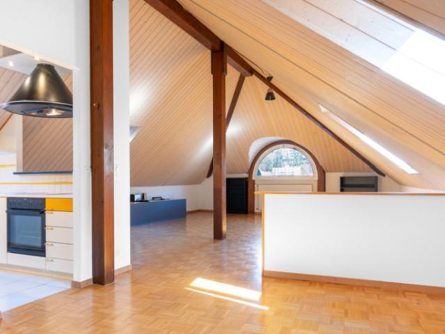 Studio en attique au centre de Lausanne